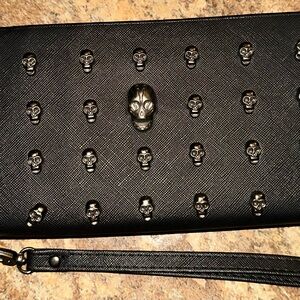 NWOT Thomas Wylde Black Wallet/Wristlet with Skull Accents